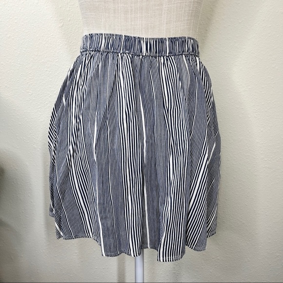 Abercrombie and Fitch striped full zip mini skirt - Picture 3 of 7
